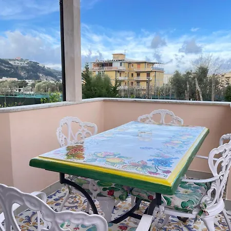 Eliana Holiday Sorrento شقة *