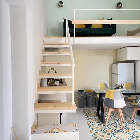 Eliana Holiday Sorrento アパート