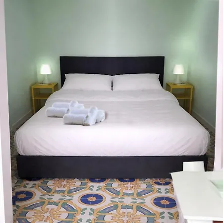 Eliana Holiday Sorrento アパート